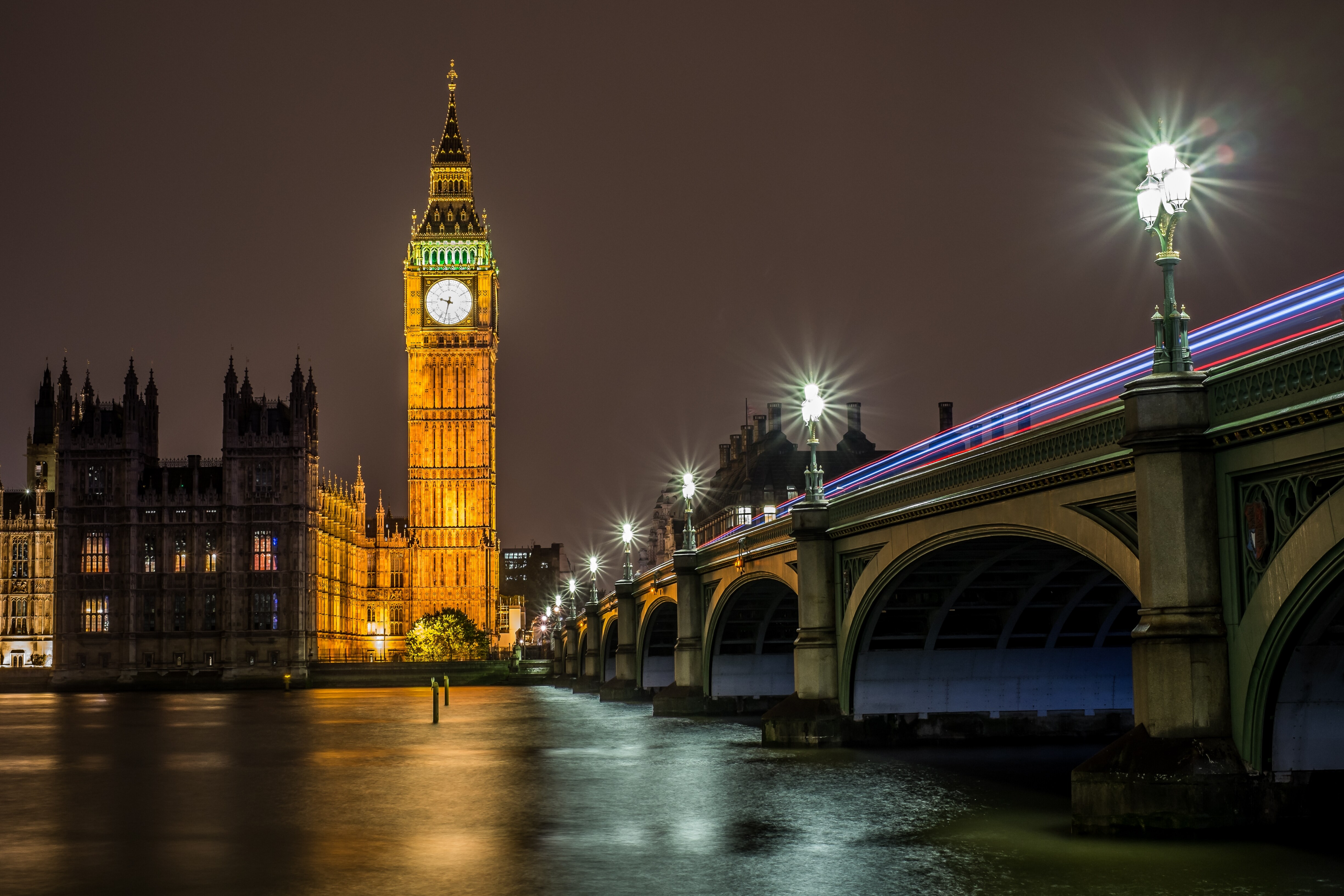 London wins bid to host Sibos 2019 London wins bid to host Sibos 2019